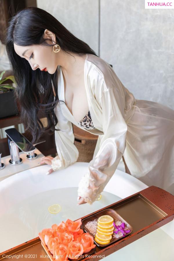 允薾  [XiuRen]高清写真图 2021.09.29 No.4020 允薾第60张图片